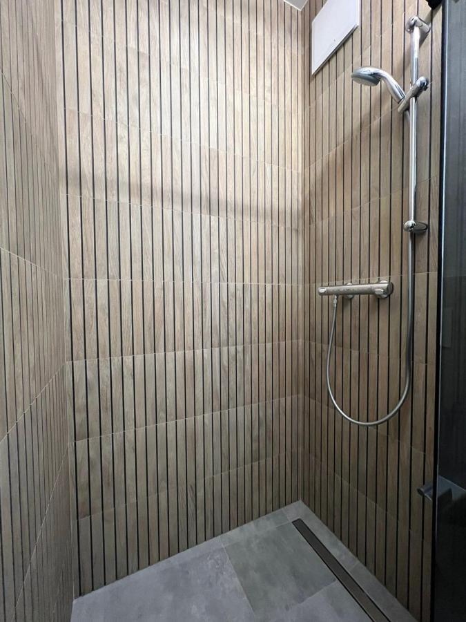 Apartament 52 *